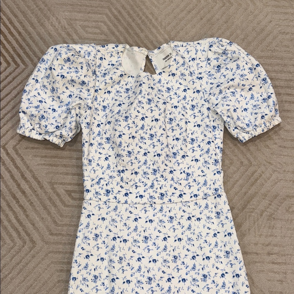 forever 21 Floral Puff Sleeve Dress
worn once
size s - Picture 3 of 4
